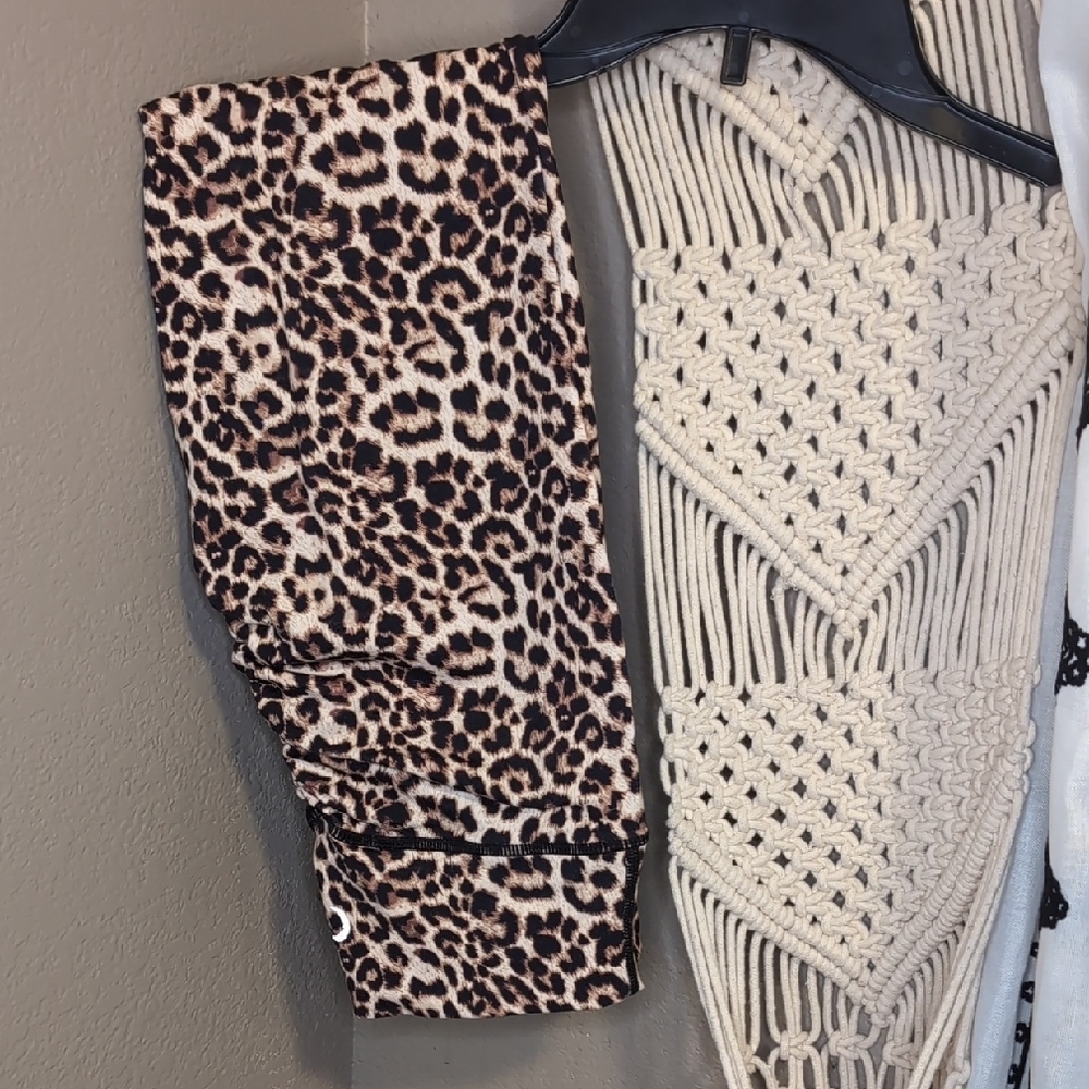 Zyia Leopard Print Leggings with ruched booty- Size 2